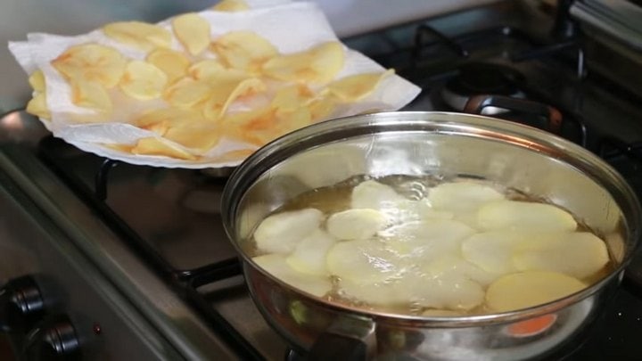 Вкусно, просто и без переплат: отличные чипсы домашнего приготовления Вкусно, просто и без переплат: отличные чипсы домашнего приготовления