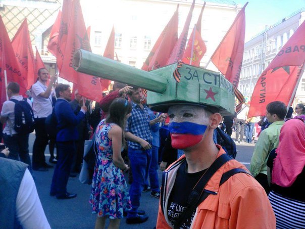 Чем ТАК отмечать День Победы - лучше уж вообще его никак не отмечать.