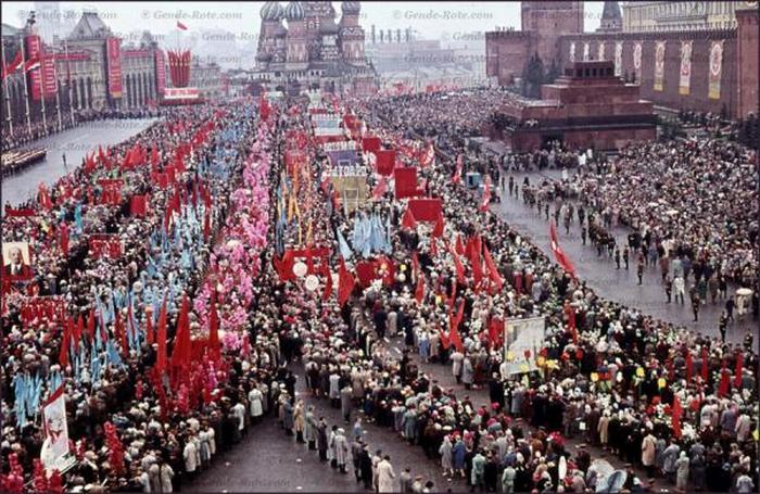 10 исторических фото первомайских демонстраций