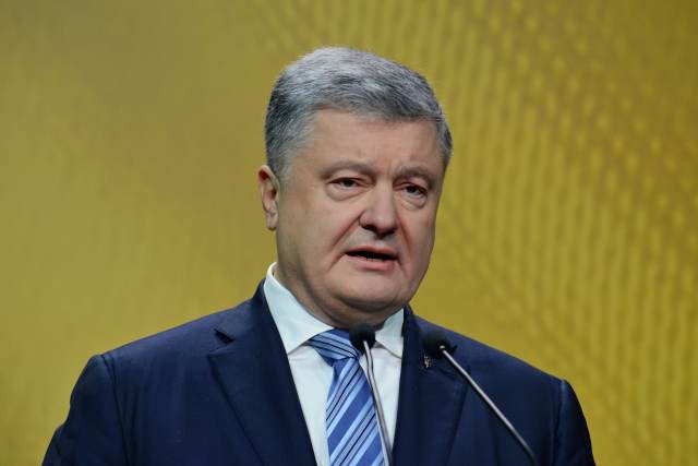 Порошенко сравнил томос об автокефалии ПЦУ с победой на фронте