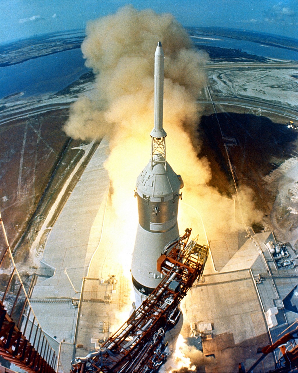 Исторический запуск миссии «Аполлон-11». (NASA on The Commons)