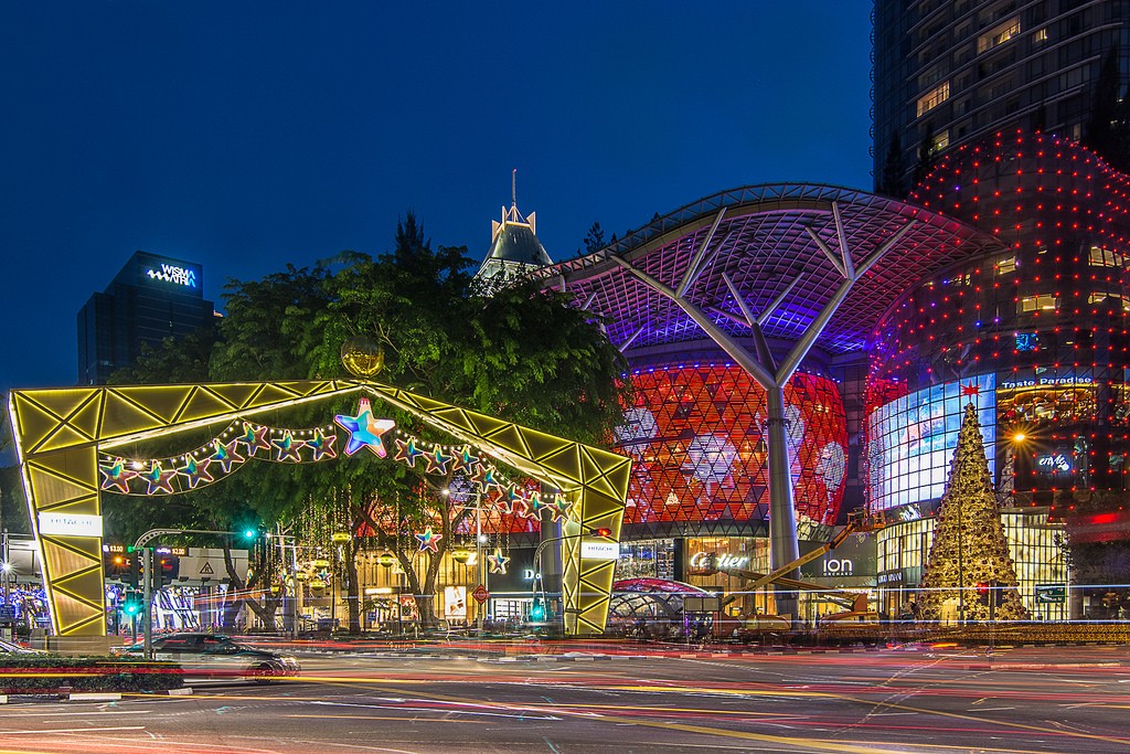 OchardRoad02 Ochard Road: Как выглядит самая известная улица Сингапура перед Рождеством и Новым годом