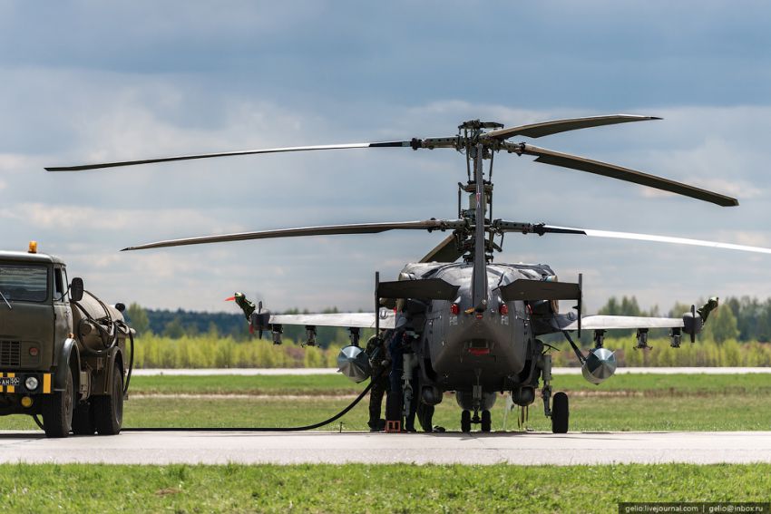 Тренировочный военный полет над центром Москвы москва, авиация, вид