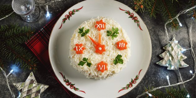 Салаты на Новый год — 2020: салат «Часы» с курицей и корейской морковью