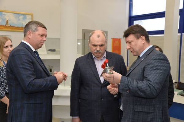 Министр промышленности, торговли и предпринимательства Нижегородской области Максим Черкасов посетил АПЗ