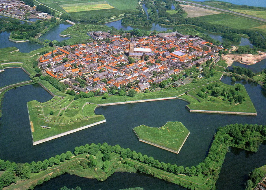   (Naarden)