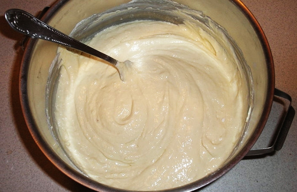 Пирог «Быстрый и вкусный» из теста на кефире со сметаной и майонезом Пирог «Быстрый и вкусный» из теста на кефире со сметаной и майонезом