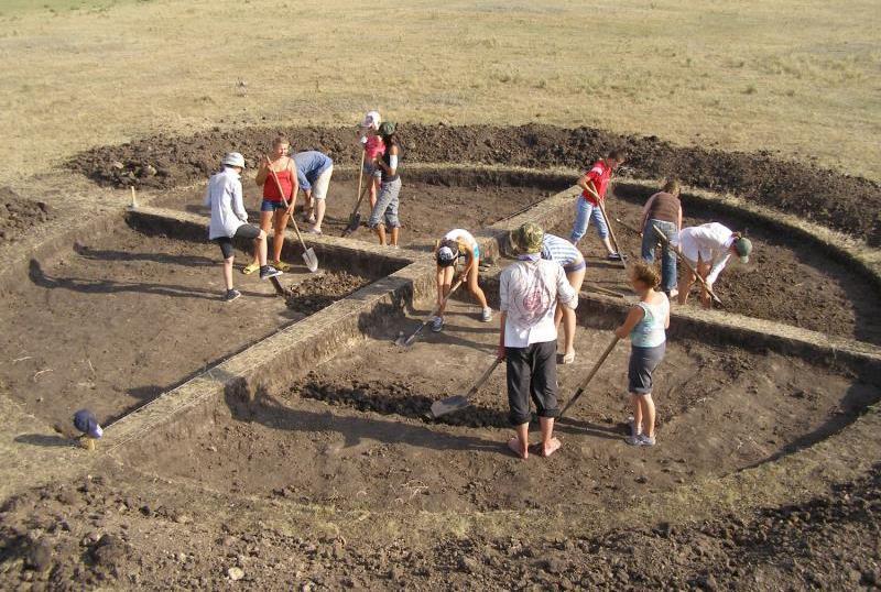 Аркаим — город-загадка в Уральской степи Аркаим — город-загадка в Уральской степи
