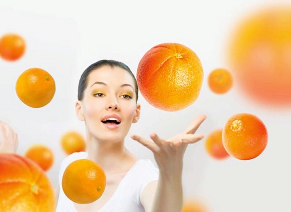 girl-oranges