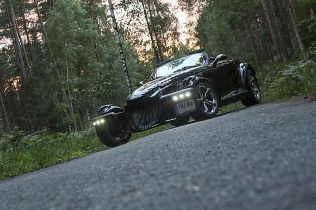 В Украине выставлен на продажу устрашающий автомобиль В Украине выставлен на продажу устрашающий автомобиль