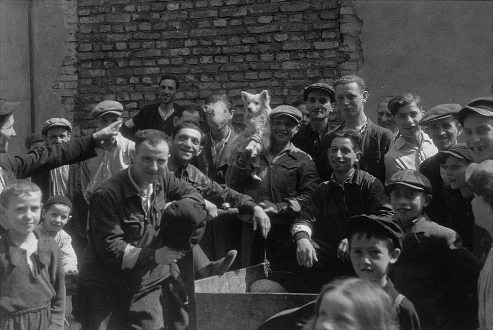 Запретные фотографии: варшавское гетто летом 1941 года Запретные фотографии: варшавское гетто летом 1941 года