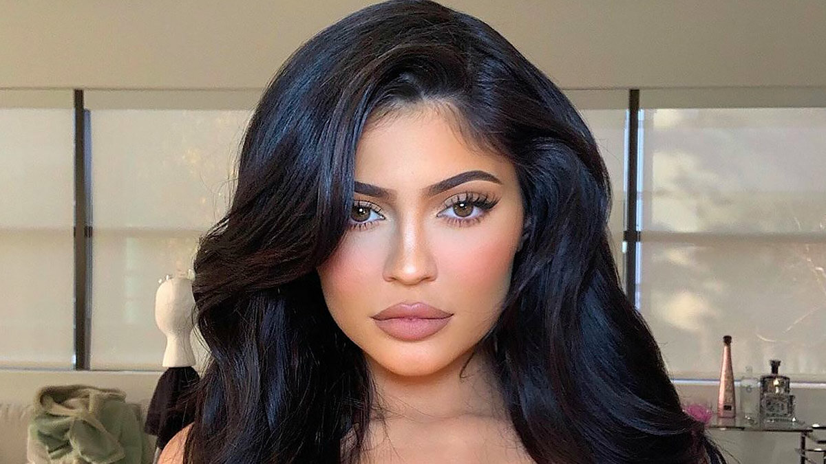 10 проверенных make-up лайфхаков от Кайли Дженнер