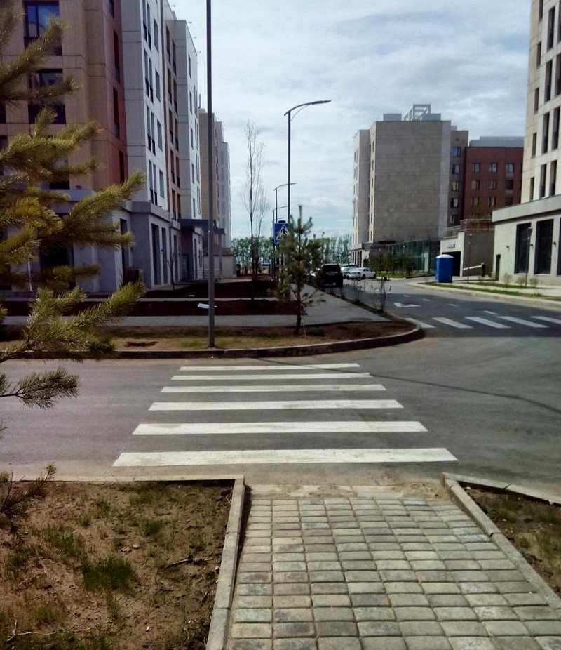Пешеходный переход в никуда Пешеходный переход в никуда зебра, зебра в России, как перейти дорогу, пешеходные переходы, пешеходные переходы в России, пешеходный переход, прикол