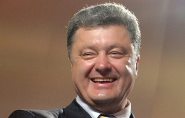 Порошенко понял - "молчаливое тупое стадо" можно лупить кнутом все сильнее Порошенко понял - "молчаливое тупое стадо" можно лупить кнутом все сильнее