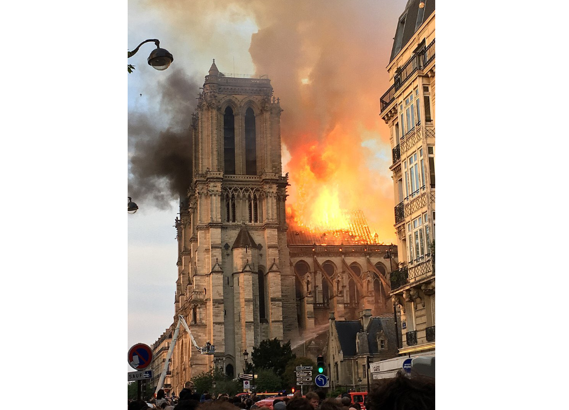 Notre-Dame de Paris - как знамение... Бог отвернулся от вас