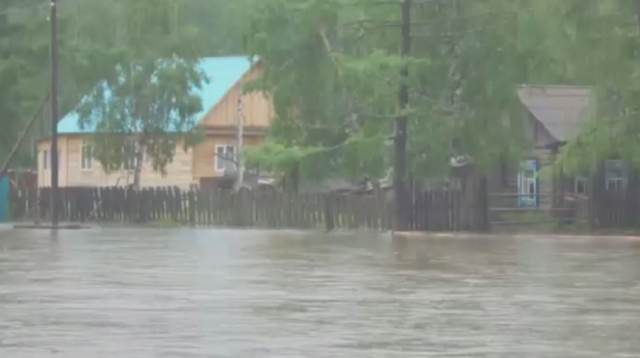 Детский лагерь под Иркутском экстренно эвакуируют из-за резкого роста воды в реках