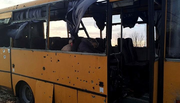 Водитель взорванного автобуса: был подрыв мины, а блокпост обстреляли ВСУ