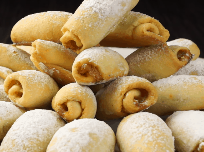 Ароматные рогалики с яблочной начинкой: просто и безумно вкусно Ароматные рогалики с яблочной начинкой: просто и безумно вкусно