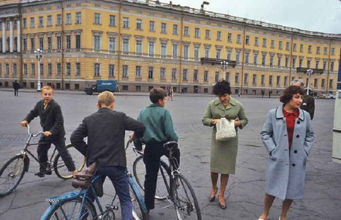 Начало брежневской эпохи: Колоритные фотографии, сделанные иностранцем в СССР в 1965 году Начало брежневской эпохи: Колоритные фотографии, сделанные иностранцем в СССР в 1965 году