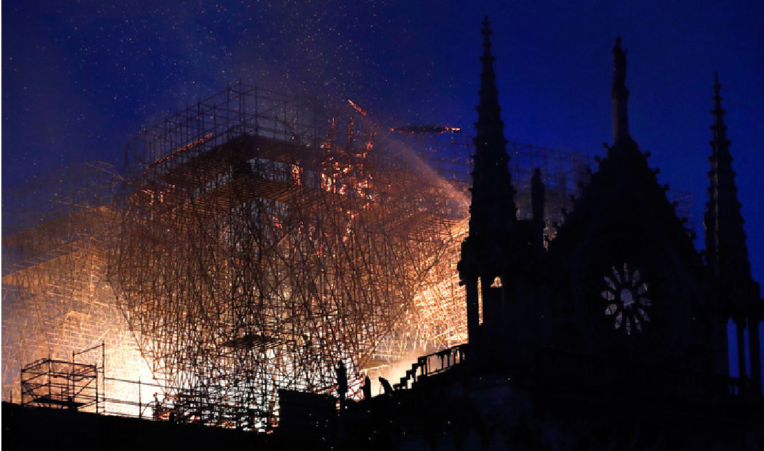 Notre-Dame de Paris - как знамение... Бог отвернулся от вас