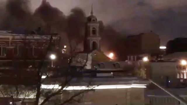 Видео с места пожара в здании ГСУ СК по Подмосковью