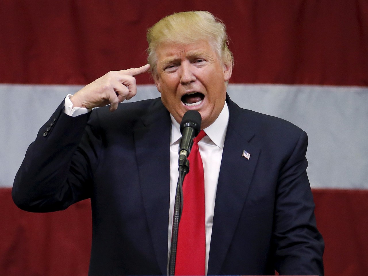 Автора компромата на Трампа рассекретили журналисты Автора компромата на Трампа рассекретили журналисты