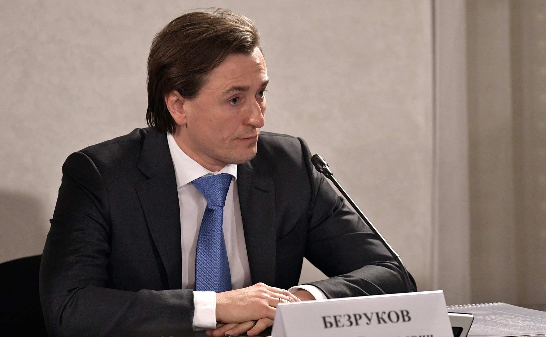Сергей Безруков: пора взимать с Голливуда мзду