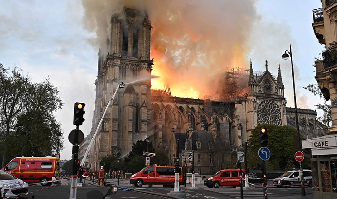 Notre-Dame de Paris - как знамение... Бог отвернулся от вас
