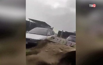 В Приморье остаются подтопленными около 900 домов В Приморье остаются подтопленными около 900 домов
