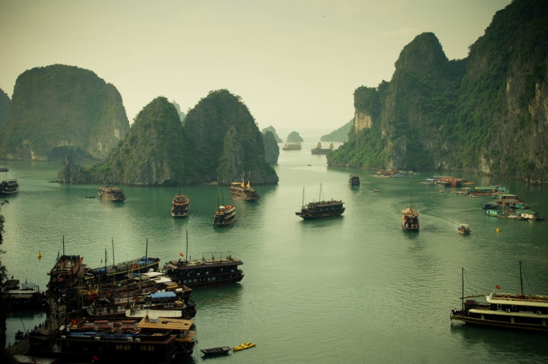   ().  / Ha Long Bay. Photo