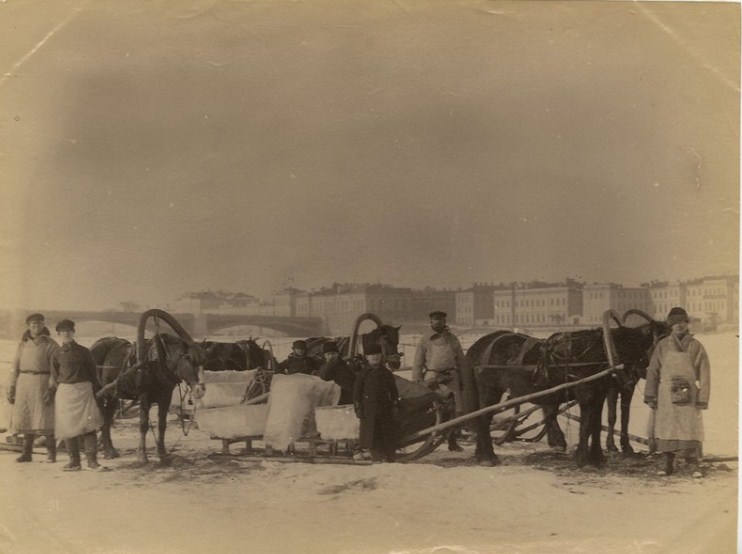Добыча льда у Литейного моста, 1891−1900. (yandex.ru) Добыча льда у Литейного моста, 1891−1900. <br>