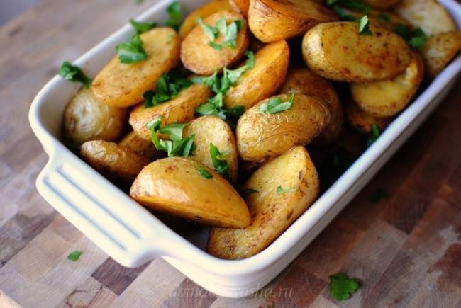 Картошка по деревенски в духовке