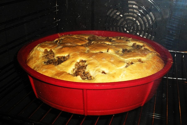 Пирог «Быстрый и вкусный» из теста на кефире со сметаной и майонезом Пирог «Быстрый и вкусный» из теста на кефире со сметаной и майонезом