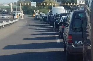 Огромная пробка на границе с Венгрией и Румынией