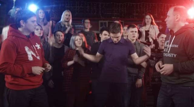 Видео: В Новосибирском университете преподаватели устроили рэп-баттл