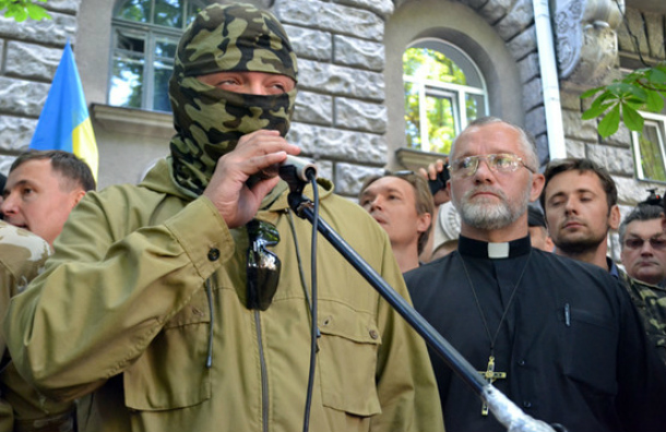 Командир батальона «Донбасс»: «Генералы обманули нас, пикетируйте Генштаб!» Командир батальона «Донбасс»: «Генералы обманули нас, пикетируйте Генштаб!»