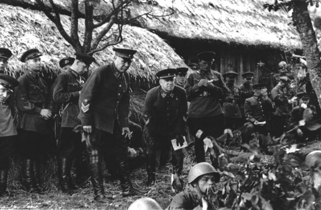 «Командование советских войск», ч.1. Жуков Георгий Константинович (1896—1974) «Командование советских войск», ч.1. Жуков Георгий Константинович (1896—1974)