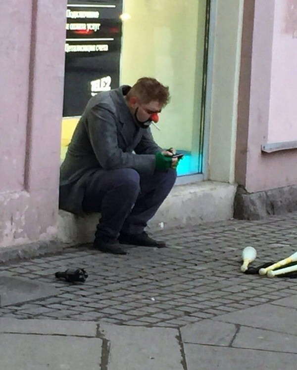 19 фотографий, которые доказывают, что клоуны звездец какие страшные 19 фотографий, которые доказывают, что клоуны звездец какие страшные Пеннивайз, жуткие клоуны, клоун, клоуны, клоуны остались, страшные клоуны, цирк уехал