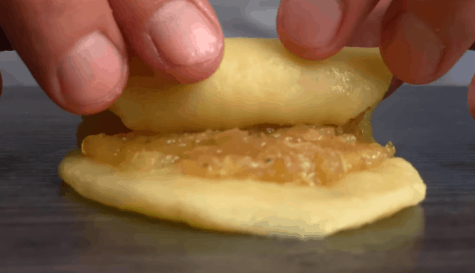 Ароматные рогалики с яблочной начинкой: просто и безумно вкусно Ароматные рогалики с яблочной начинкой: просто и безумно вкусно