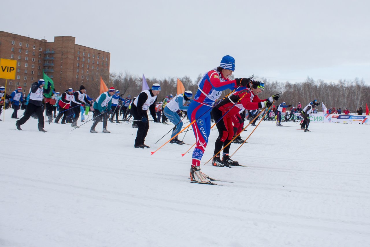 Около 8 тысяч омичей вышли на старт «Лыжни России-2019»