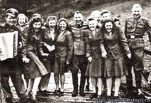 Охранники Освенцима находили время для отдыха, и футбол был любимым развлечением Футбол в лагерях смерти СС