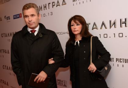 10 жён чиновников Кремля и Белого дома, которые зарабатывают больше президента