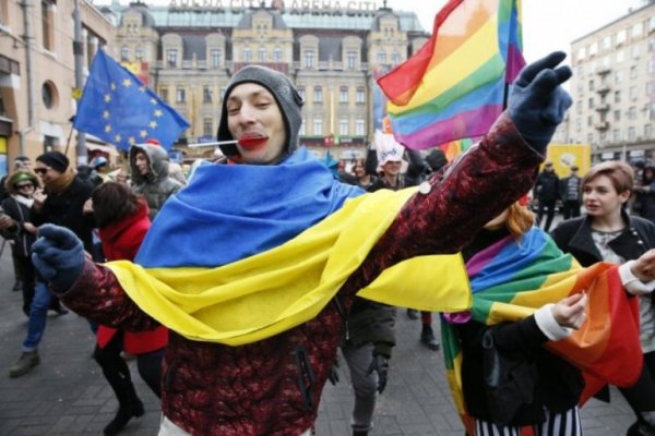 Звонок друга с Украины: «Если бы не русские, мы бы сырком в масле катались» Звонок друга с Украины: «Если бы не русские, мы бы сырком в масле катались»