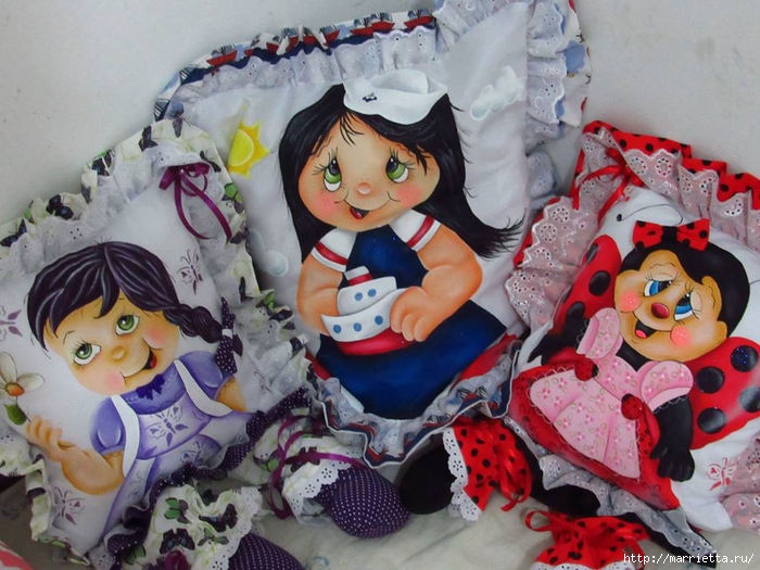 Детские подушки-куклы с росписью акриловыми красками (43) (700x525, 300Kb)