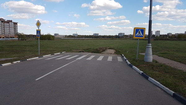 Пешеходный переход в России больше похож на смертельный квест Пешеходный переход в России больше похож на смертельный квест зебра, зебра в России, как перейти дорогу, пешеходные переходы, пешеходные переходы в России, пешеходный переход, прикол