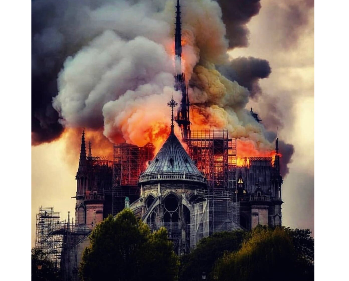 Notre-Dame de Paris - как знамение... Бог отвернулся от вас