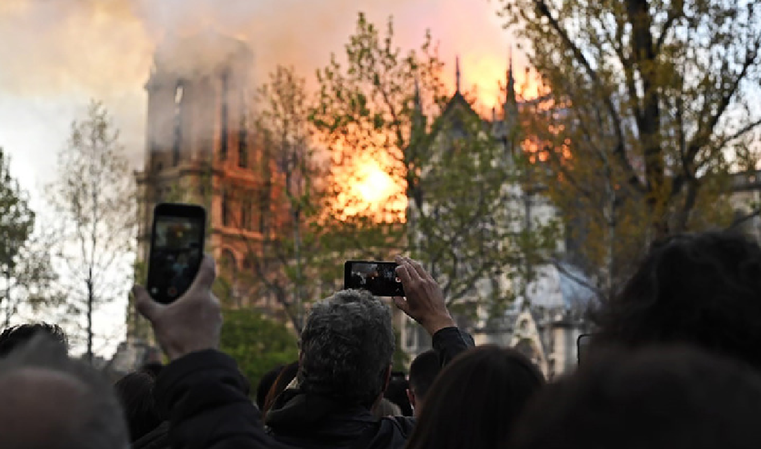 Notre-Dame de Paris - как знамение... Бог отвернулся от вас