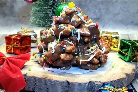 Фото к рецепту: Торт муравейник с шоколадным кремом и арахисом! проверенный семейный рецепт maryna khvyl