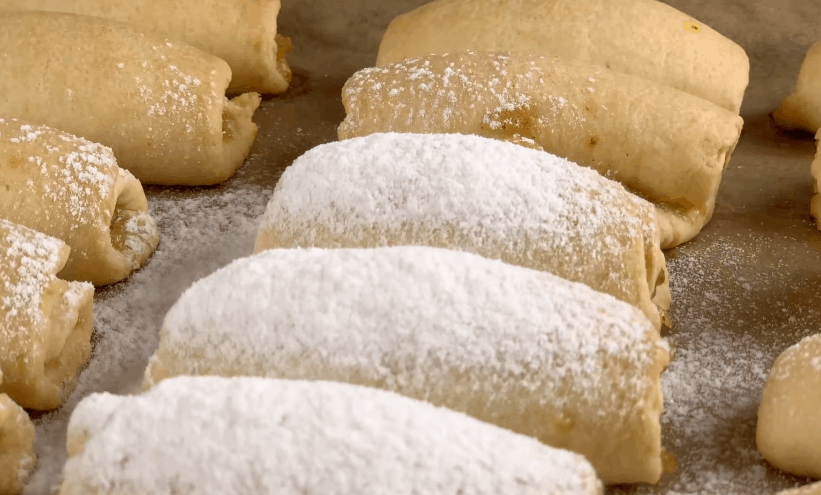 Ароматные рогалики с яблочной начинкой: просто и безумно вкусно Ароматные рогалики с яблочной начинкой: просто и безумно вкусно