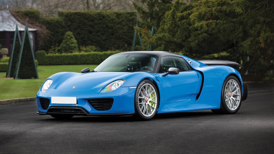 На продажу выставлен единственный в мире голубой Porsche 918